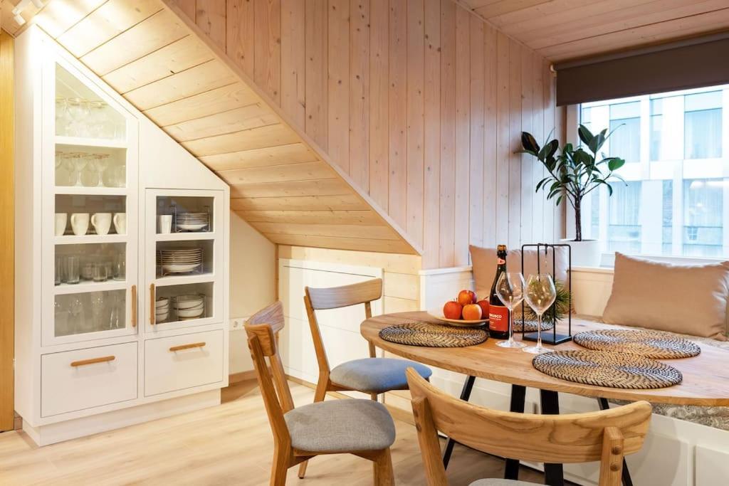 Luxury Apartment In Gedimino Av. Vilnius Bagian luar foto