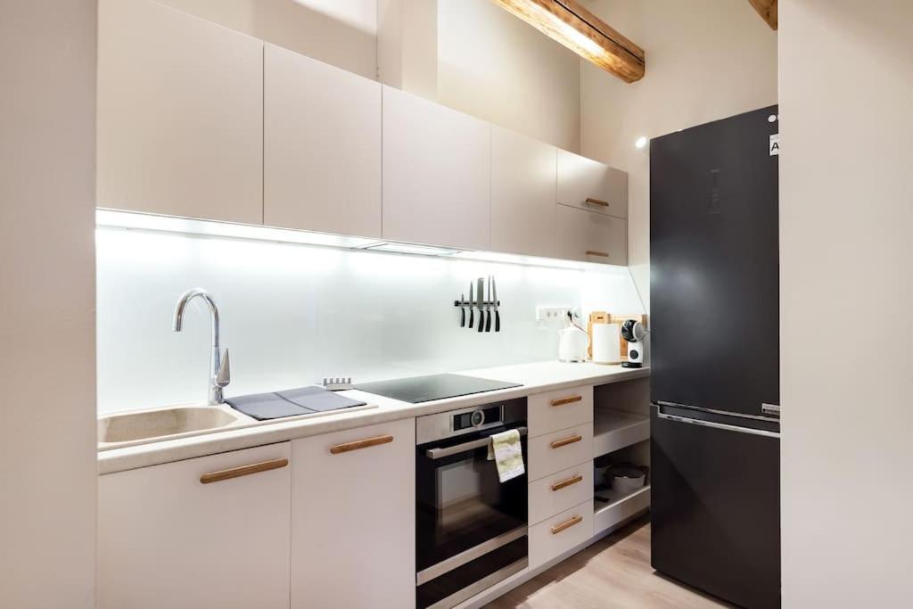 Luxury Apartment In Gedimino Av. Vilnius Bagian luar foto
